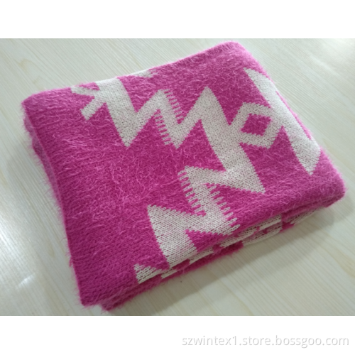 Fashion Knitted Jacquard Blanket
